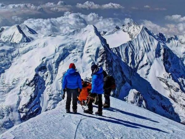 d2o:mera-peak-6476m-himalaya